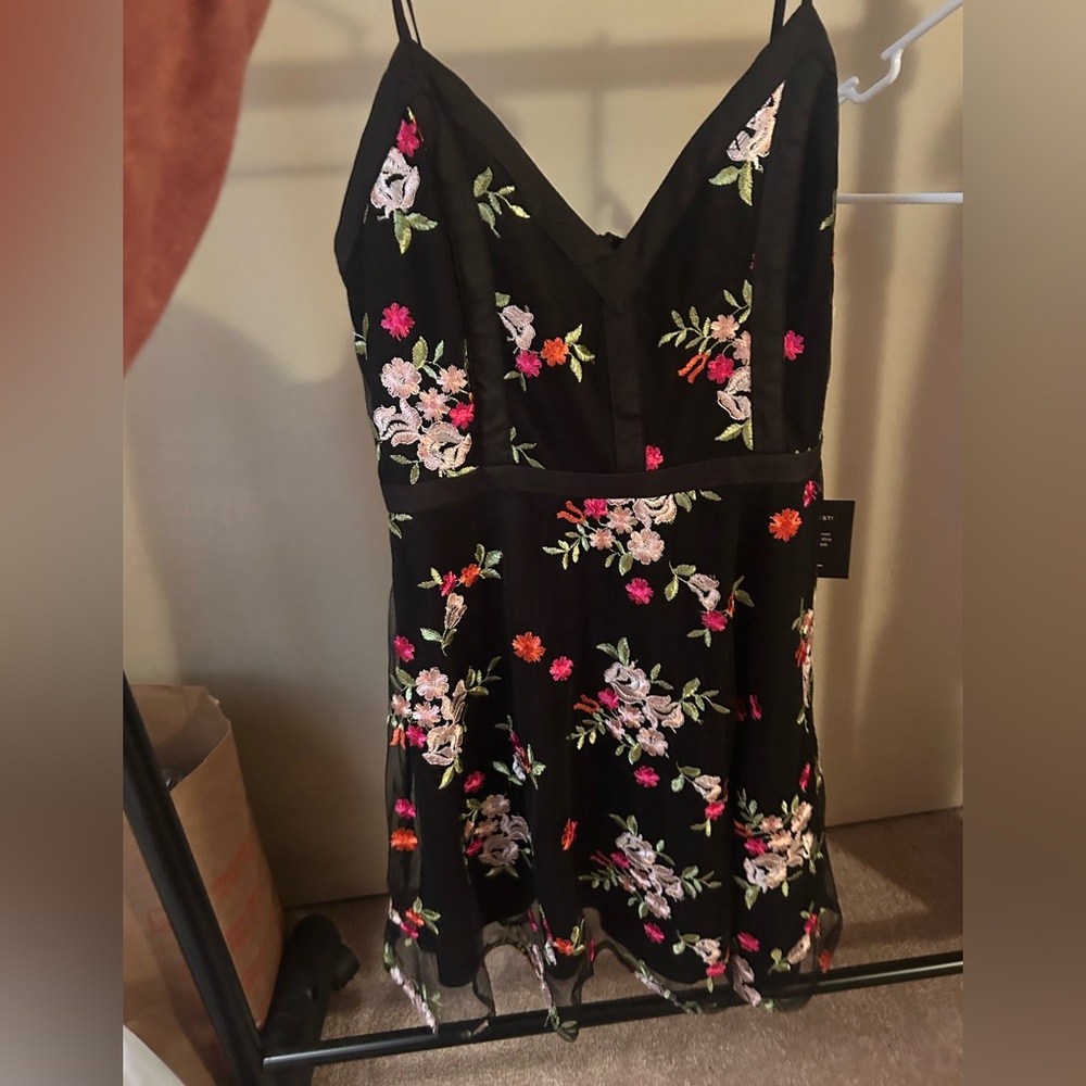 Lulus embroidered floral dress